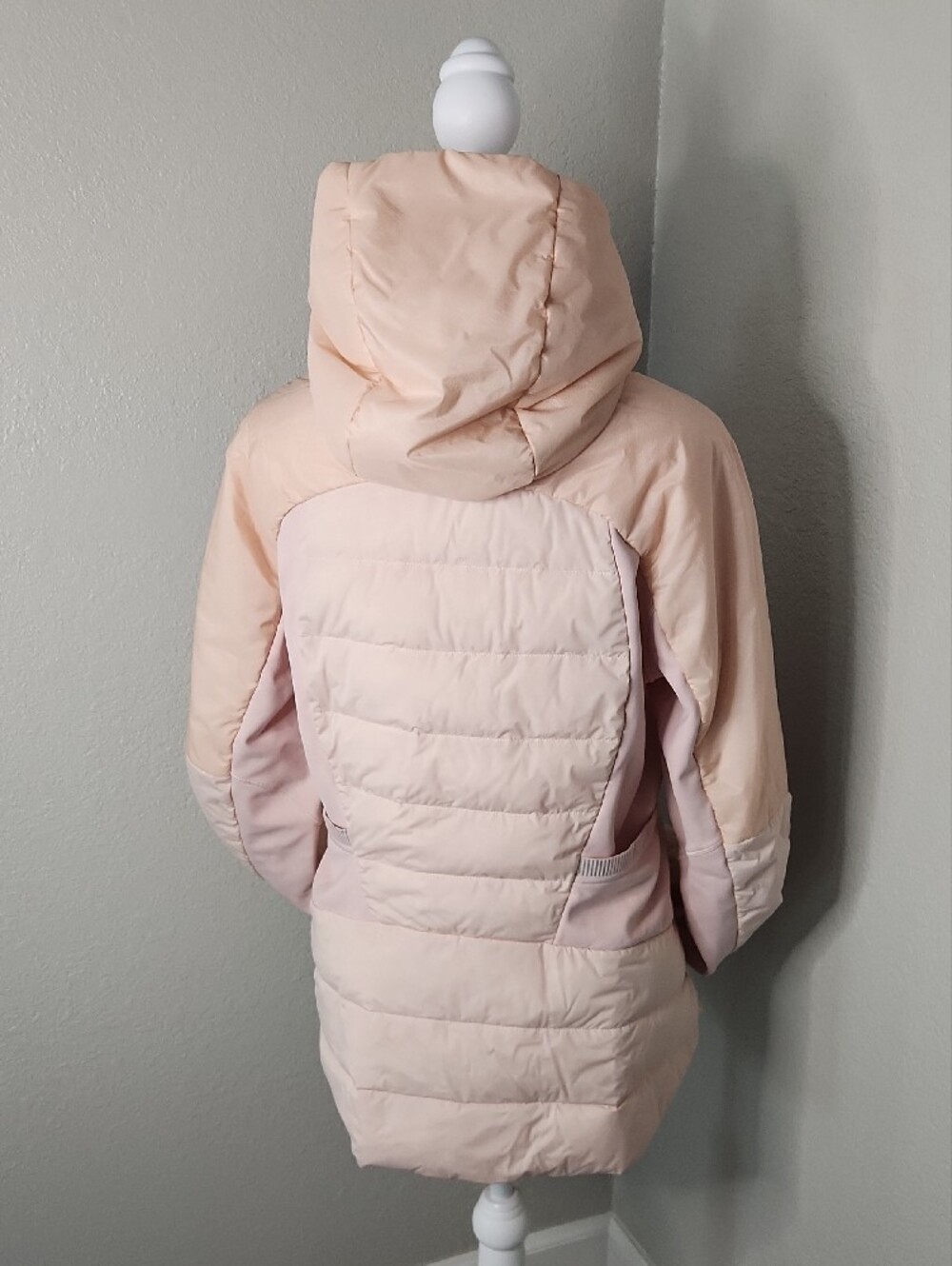 Lululemon Light Pink Hooded Puffer Jacket - Women - Picture 6 of 16